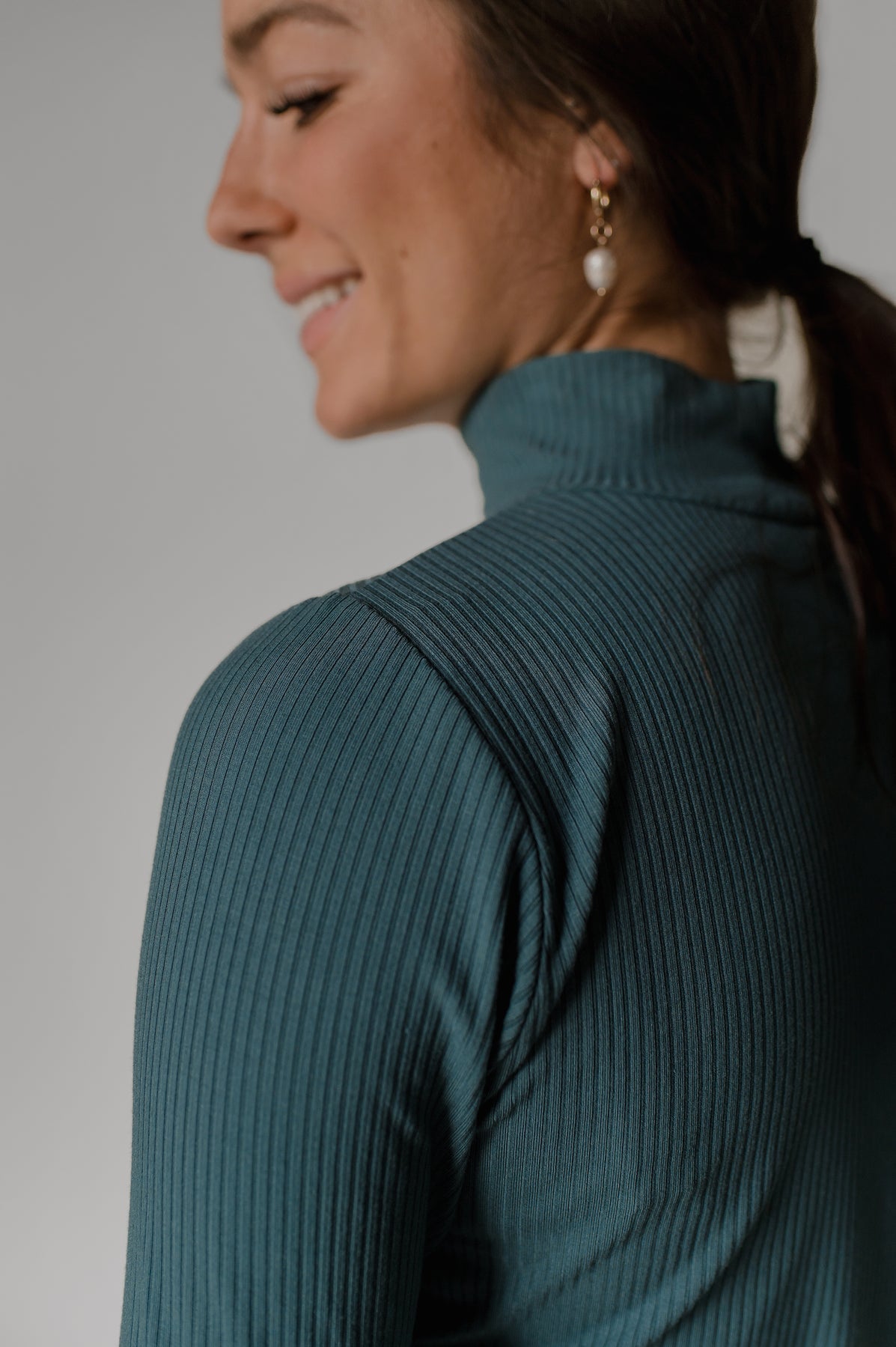 ROBE FEMME À COL HAUT LOUVE DESIGN, 2 couleurs - DM2 SHOP