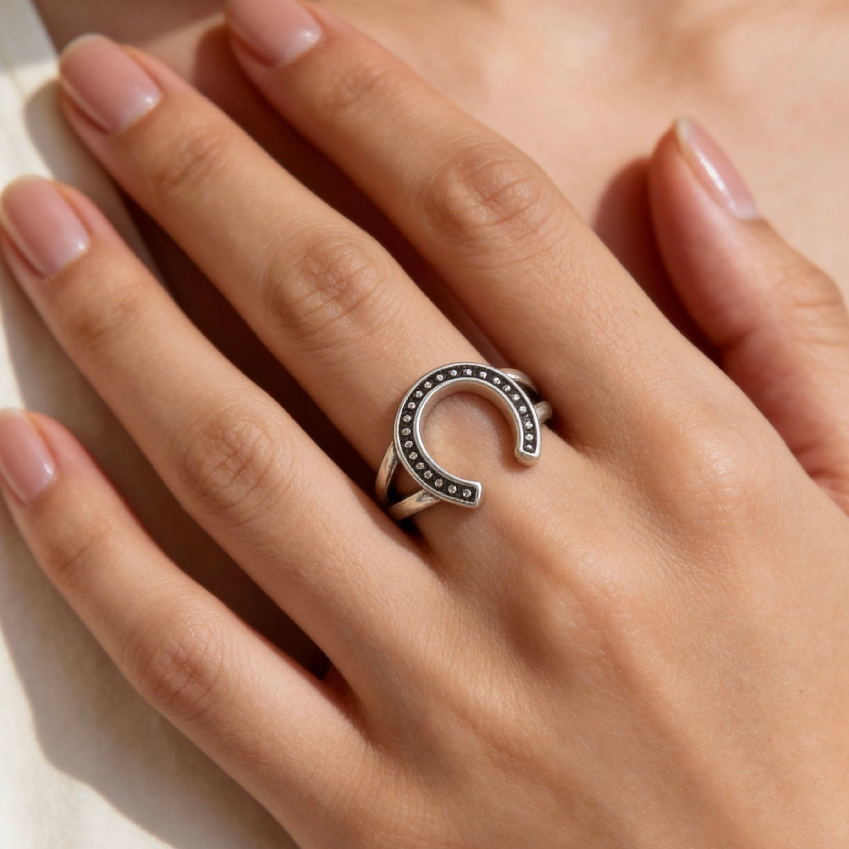 AureaJewelry - Bague ouverte en argent en forme de fer à cheval