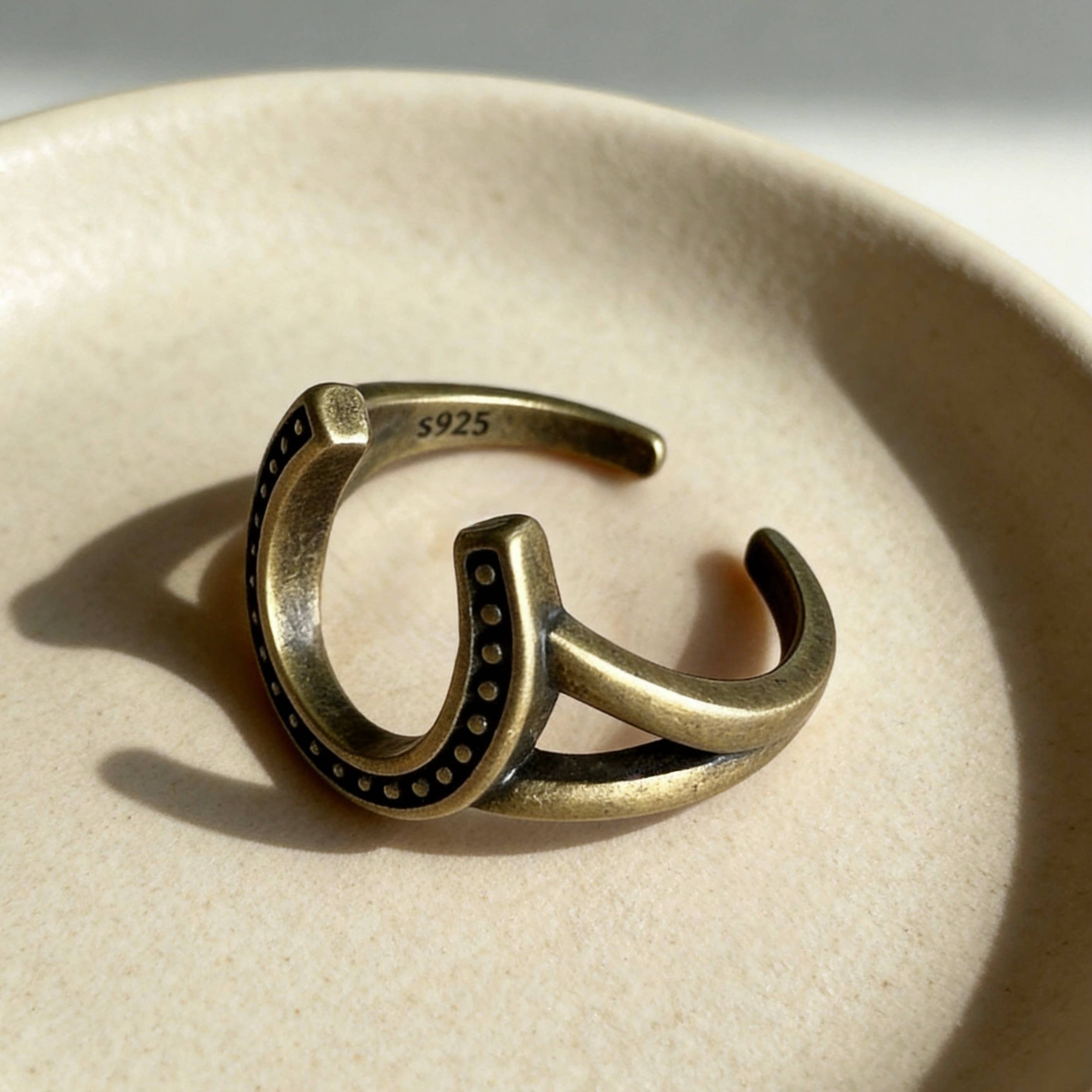 AureaJewelry - Bague fer à cheval vintage dorée réglable