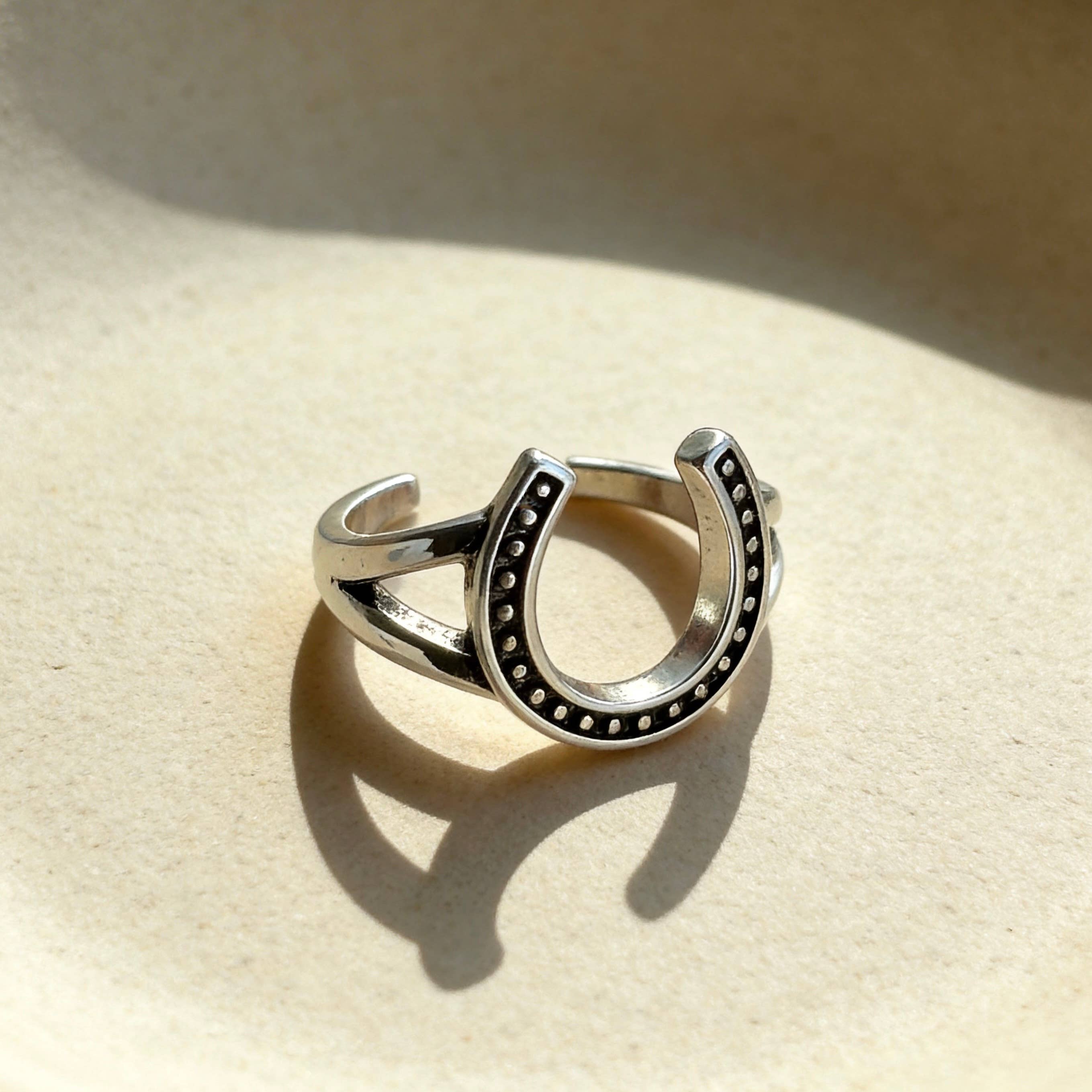 AureaJewelry - Bague ouverte en argent en forme de fer à cheval