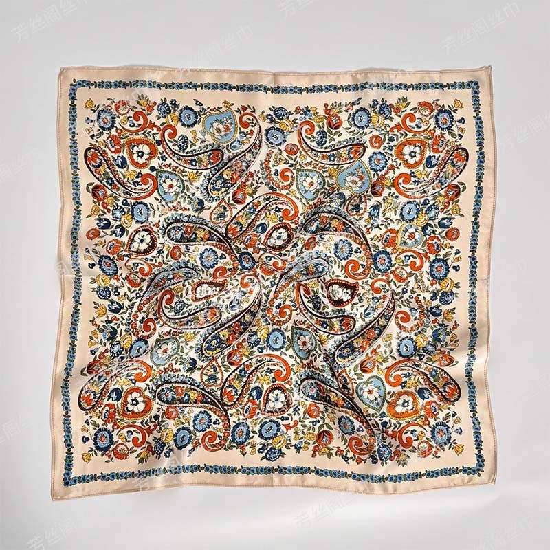 bandana-paisley-silk-scarf-lady-june-DM2