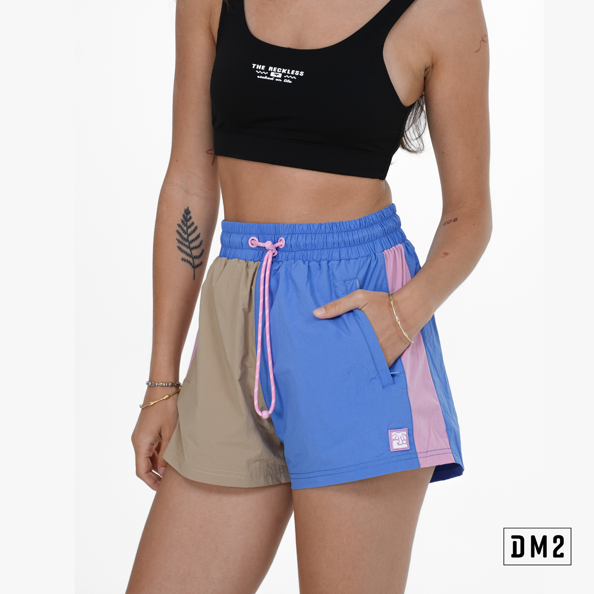 notice-the-reckless-short-femme-castaway-DM2-S6