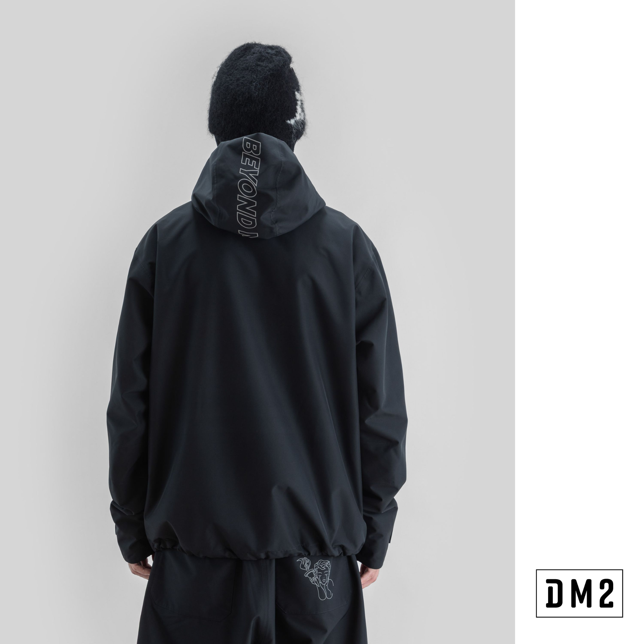 park-jacket-manteau-shell-beyond-medals-black-DM2