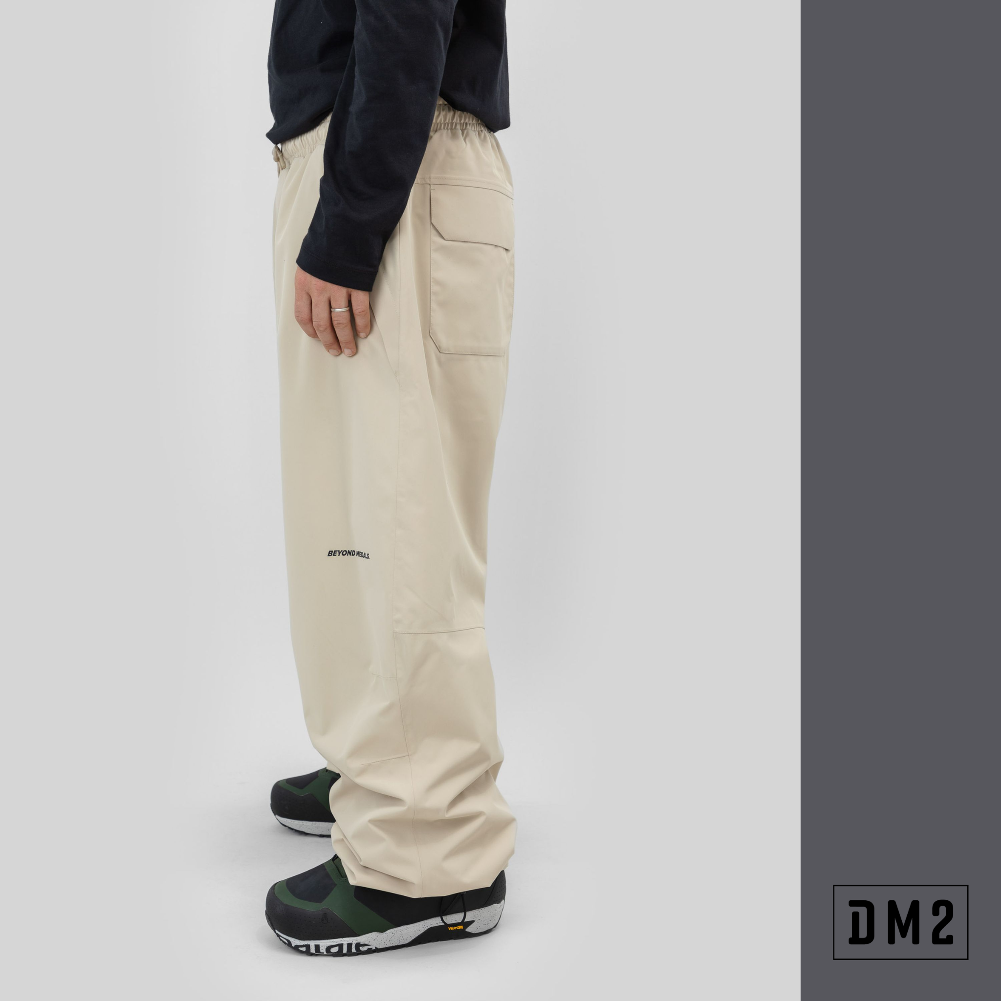park-pants-pantalon-snow-beige-beyond-medals-DM2