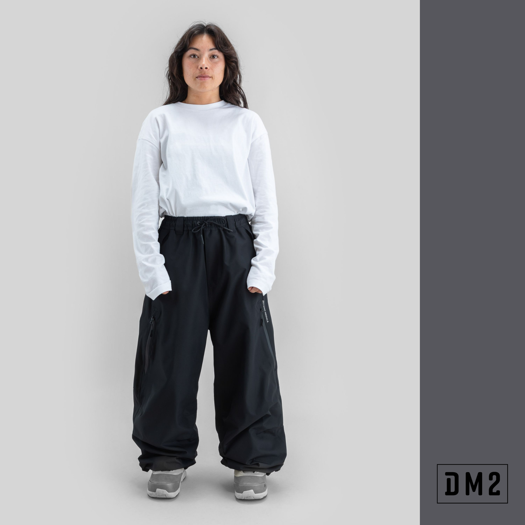park-pants-pantalon-snow-noir-beyond-medals-DM2