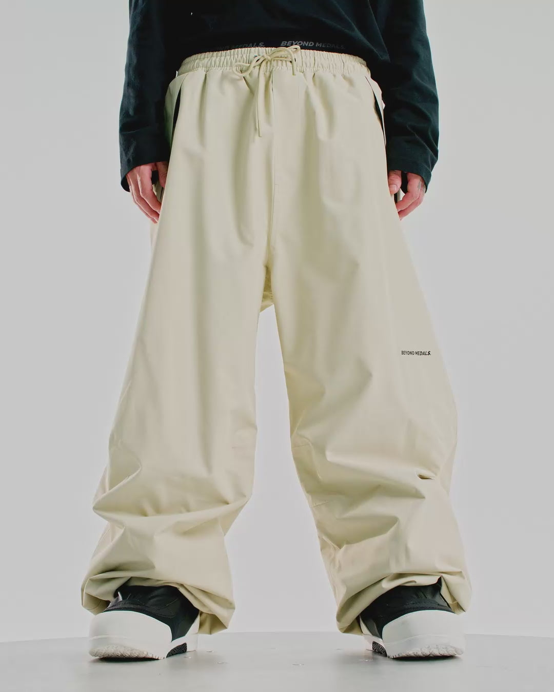 park-pants-pantalon-snow-beige-beyond-medals-DM2