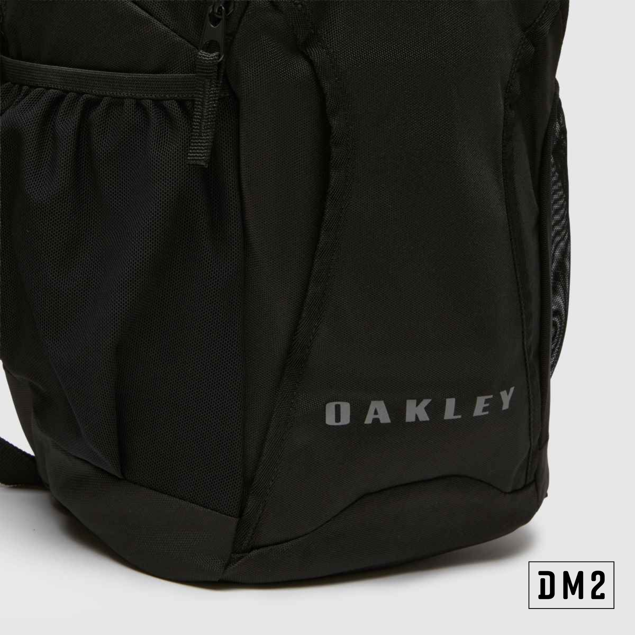spark-lite-sac-a-dos-22l-oakley-DM2
