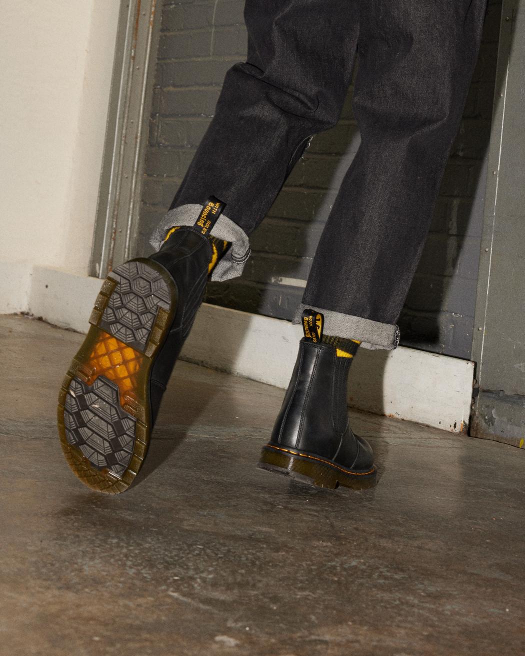 DR.MARTENS BOTTILLONS UNISEXE CHELSEA 2976 - WINTER - DM2 SHOP